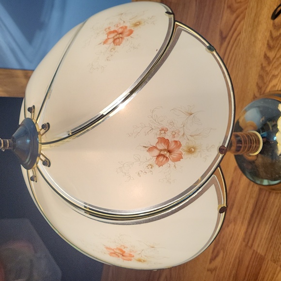 22" brass floral portable glass lamp Underwriters laboratories Inc vintage - Picture 5 of 10